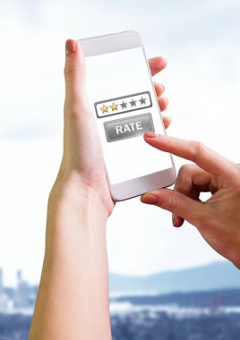 El ele tutuşan telefon