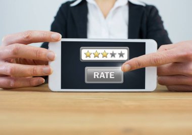 kadın holding tablet 