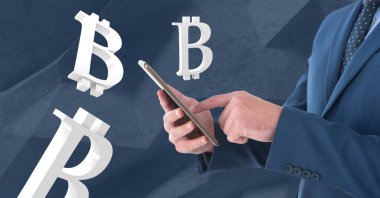 Tablet bitcoin ile sembol simgeler holding eller