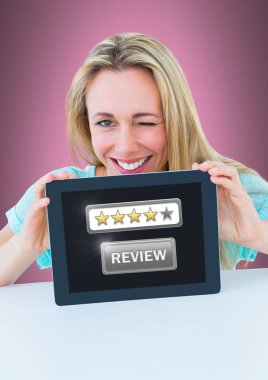 kadın holding tablet 