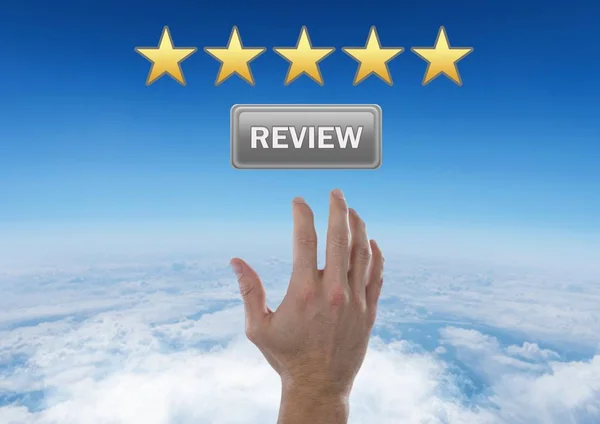 Hand die reikt voor vijf sterren beoordeling rating — Stockfoto