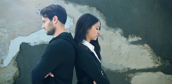 Unhappy Couple Speaking Each Other Rusty Weathered Wall — Stock Photo, Image