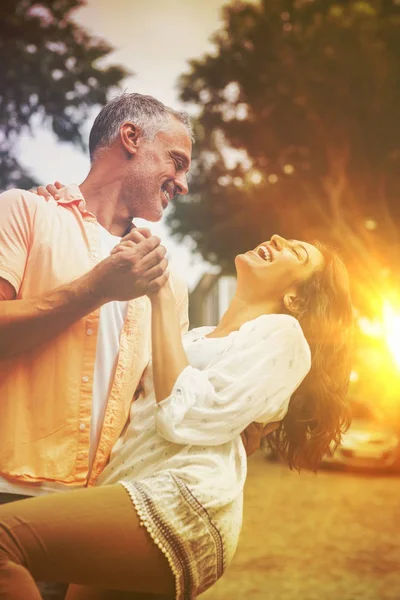 Playful Couple Dancing Trees City — Stock Photo, Image