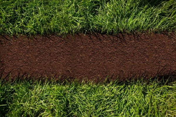 Kahverengi Toprak Hattı Çim — Stok fotoğraf