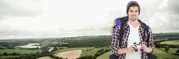 Digitale Composiet Van Travelling Man Met Tas Voor Landschap — Stockfoto
