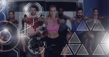 Athletic dijital bileşik bir grup insan spor salonunda sağlık arayüzü ile uygun