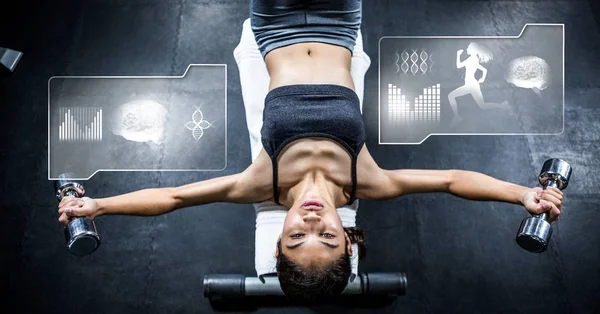 Athletic dijital bileşik kadın spor salonunda sağlık arayüzü ile uygun