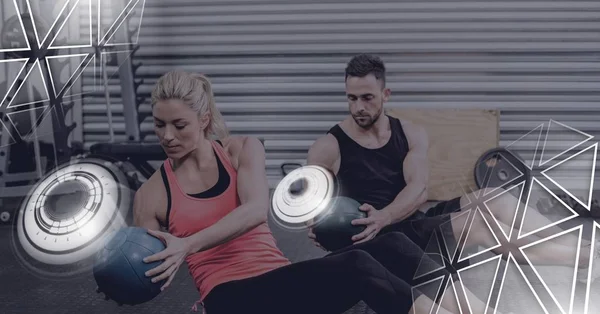 Athletic dijital bileşik insanların spor salonunda üçgen arayüzü ile uygun