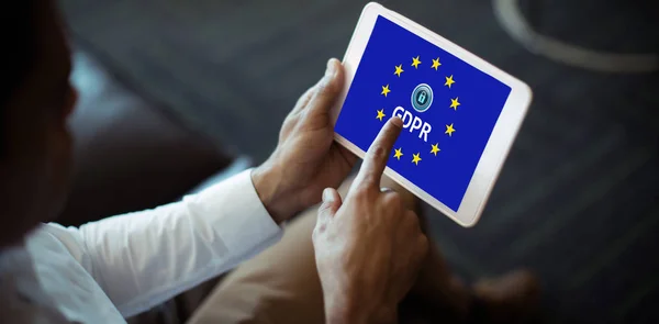 Evropská Unie Chráněna Proti Oříznutého Obraz Obchodníka Pomocí Tabletu — Stock fotografie