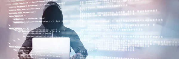 Hacker Mit Laptop Auf Tisch Gegen Blauen Code — Stockfoto