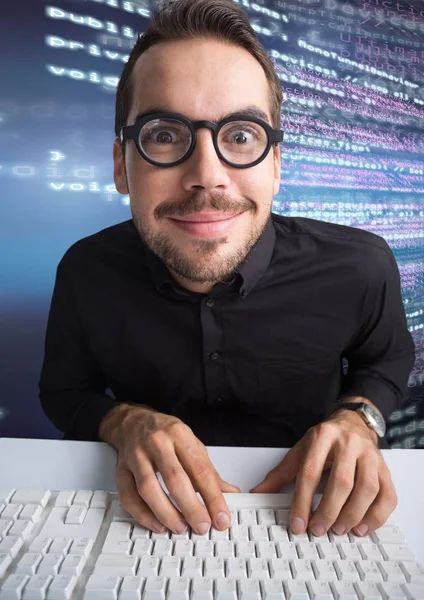 Ψηφιακός Σύνθετος Άνθρωπος Πληκτρολογώντας Κείμενο Κωδικοποίησης — Φωτογραφία Αρχείου