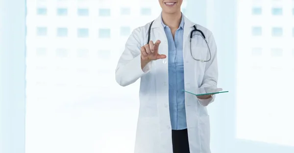 Composito Digitale Female Doctor Holding Tablet — Foto Stock