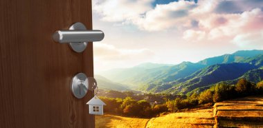 Dijital olarak buğday alanında dağ karşı evin anahtarı ile kahverengi kapı görüntüsü oluşturulan