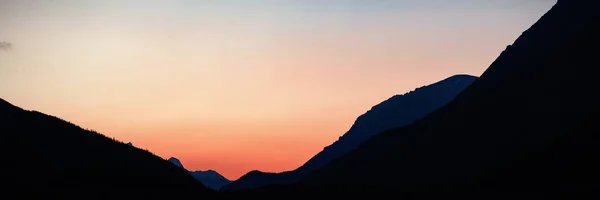 Schöne Berge Der Morgendämmerung — Stockfoto