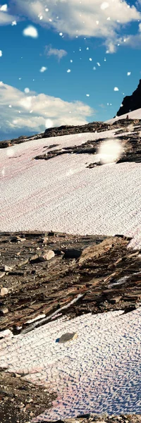 Снег Падает Скалу Покрытую Ледником — стоковое фото