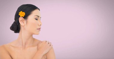 Asyalı kadın çiçek saç ile dijital bileşik