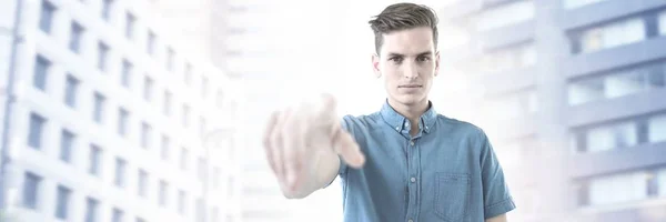 Compuesto Digital Del Hombre Tocando Aire Ciudad — Foto de Stock