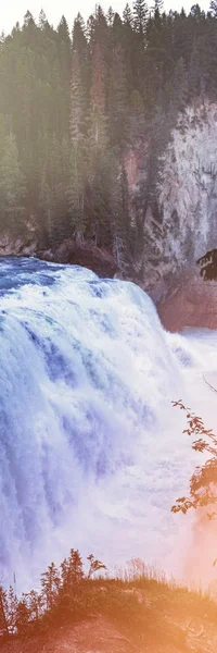 Prachtige Waterval Een Zonnige Dag — Stockfoto