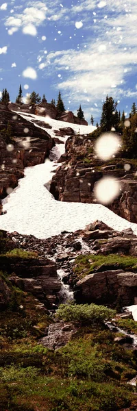Снег Падает Замерзший Ледник Скале — стоковое фото