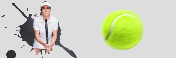 Kvinnliga Idrottare Spela Tennis Mot Grå Vinjetten — Stockfoto