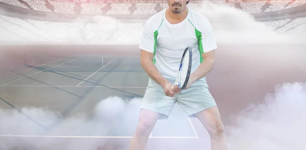 Тенісмен Проти Тенісного Яча Лінії Ділення — стокове фото