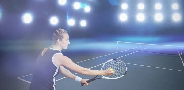 Tennisdame Gegen Tennisball Auf Trennlinie — Stockfoto