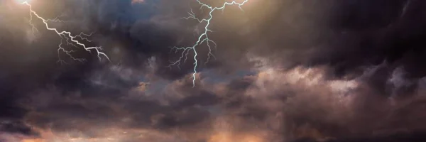 Digital Komposit För Blixtnedslag Himlen — Stockfoto