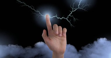 Yıldırımlar ve elektrik kıvılcım parmak dijital bileşik