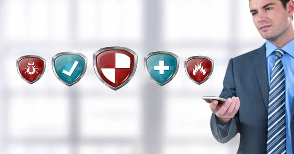 Digitale Composiet Van Antivirus Beveiliging Bescherming Schilden Man Met Telefoon — Stockfoto