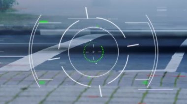 Önplanda hareketli dürbünle kentteki yol trafiğinin animasyonu