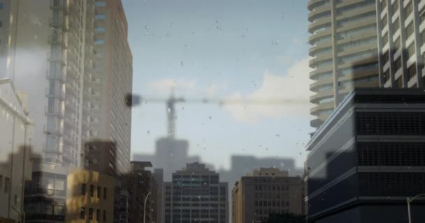 Arka Planda Vinç Modern Binalarla Hareket Halindeki Şehir Manzarası Animasyonu — Stok video
