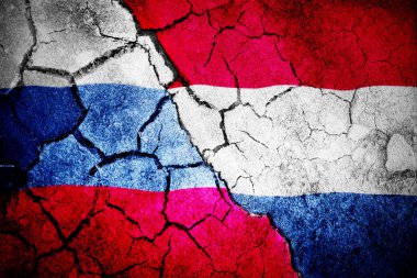 Dijital olarak üretilen Hollanda ulusal bayrağı dijital olarak üretilen Rus ulusal bayrağına karşı