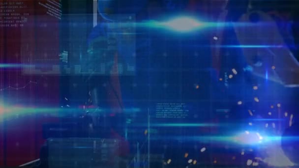 Animation du traitement des données et du soudeur sur fond bleu 