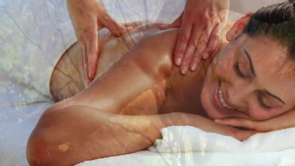 Animatie Van Jonge Blanke Vrouw Het Hebben Van Massage Gedaan — Stockvideo