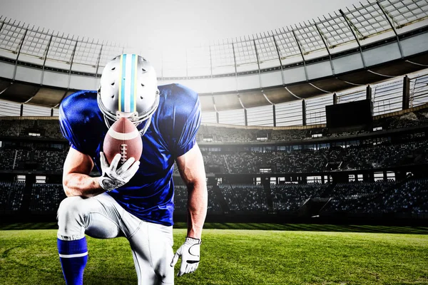 American Football Speler Tegen Rugby Goal Post Een Zonnige Dag — Stockfoto