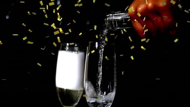 Анимация Руки Человека Наливающего Шампанское Бутылки Два Бокала Шампанского Золотыми — стоковое видео