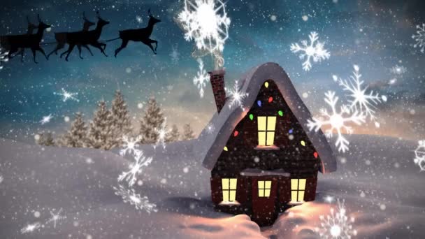 Animáció egy fekete sziluett a Mikulás szán húzza a rénszarvasok balról jobbra karácsonykor a hópelyhek esik, és a ház díszített tündér fények éjszaka