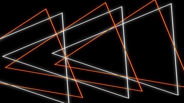クールな80年代スタイルのレトロなデザイン白とオレンジの三角形の点滅ネオンの輪郭のアニメーション黒の背景に移動 — ストック動画