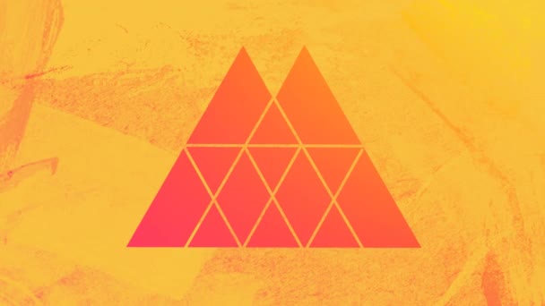 手前の黄色の二重峰三角形の窓から見える熱いオレンジ色とピンクの背景のアニメーション — ストック動画