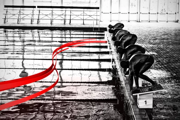 Projeto Linha Cinza Contra Nadadores Prontos Para Mergulhar — Fotografia de Stock