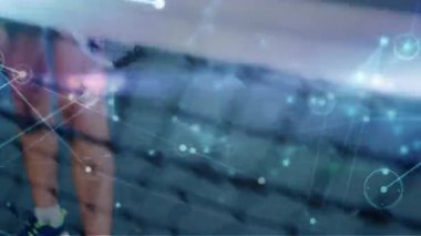 Arka planda, sarışın, beyaz tenli bir bayan tenisçiyle bağlantı ve veri paylaşım noktalarının animasyonu