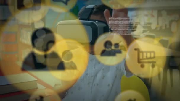 Animation Der Gelben Netzwerkverbindung Und Des Datenaustauschs Mit Einem Kaukasischen — Stockvideo