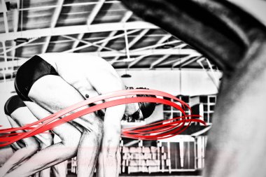 Yüzücülere karşı gri çizgi tasarımı