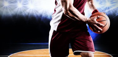 Basketbolcuya karşı basketbol sahası