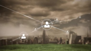 Arka planda modern ofis binaları olan bir şehir üzerinde hareket eden bağlantılar ve simgeler ağının canlandırılması.