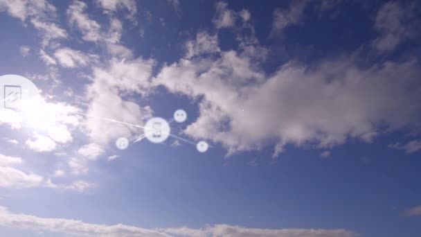 Animação Rede Conexões Ícones Que Movem Sobre Nuvens Que Passam — Vídeo de Stock