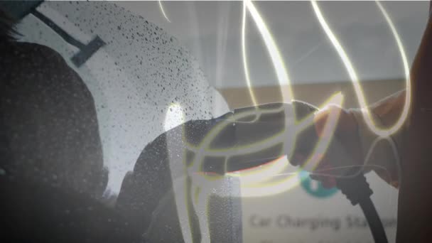 Анімація Людини Яка Заряджає Електромобіль Білі Лінії Мережі Єднань Рухаються — стокове відео