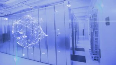 Bir sunucu odasındaki bilgisayar sunucu ağı üzerinden dönen, veri işleme ve dijital bilginin animasyonu. 