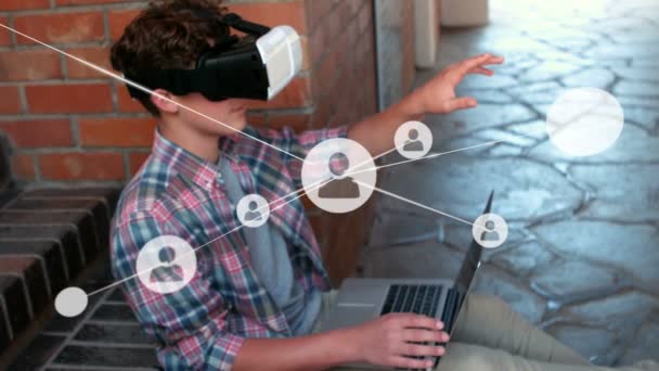 Анимация Сети Связей Людьми Иконки Мальчиком Гарнитуре Virtual Reality Использование — стоковое видео