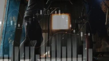 Veri işleme ve istatistik kaydının animasyonunda erkek sporcu arka planda koçuyla yumruk atıyor. Küresel spor ve teknoloji istatistikleri veri işleme kavramı dijital bileşimi.